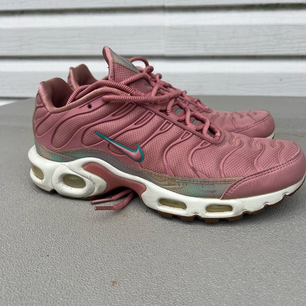 Nike TN Air Vintage Woman Running Shoes - Size 8 No Box. EUC